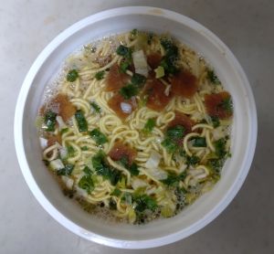 ファミマル ふくちゃんラーメン監修 豚骨ラーメン