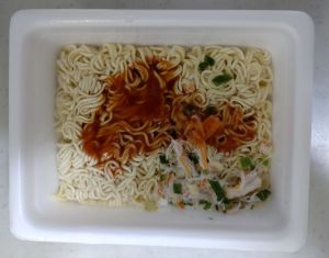 ペヤング一贅沢やきそば 蟹トマト味 ペヤング一贅沢やきそば 蟹トマト味